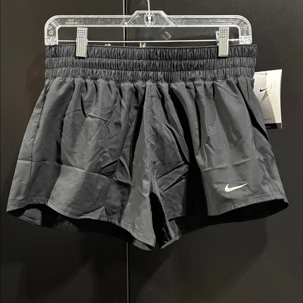 Nike DriFit Training loose fit,panty lined,elastic waist,back pocket,reflective